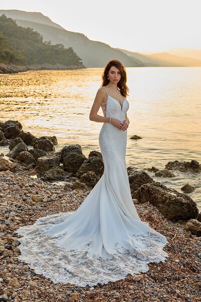 DR2309 Helena back web scaled