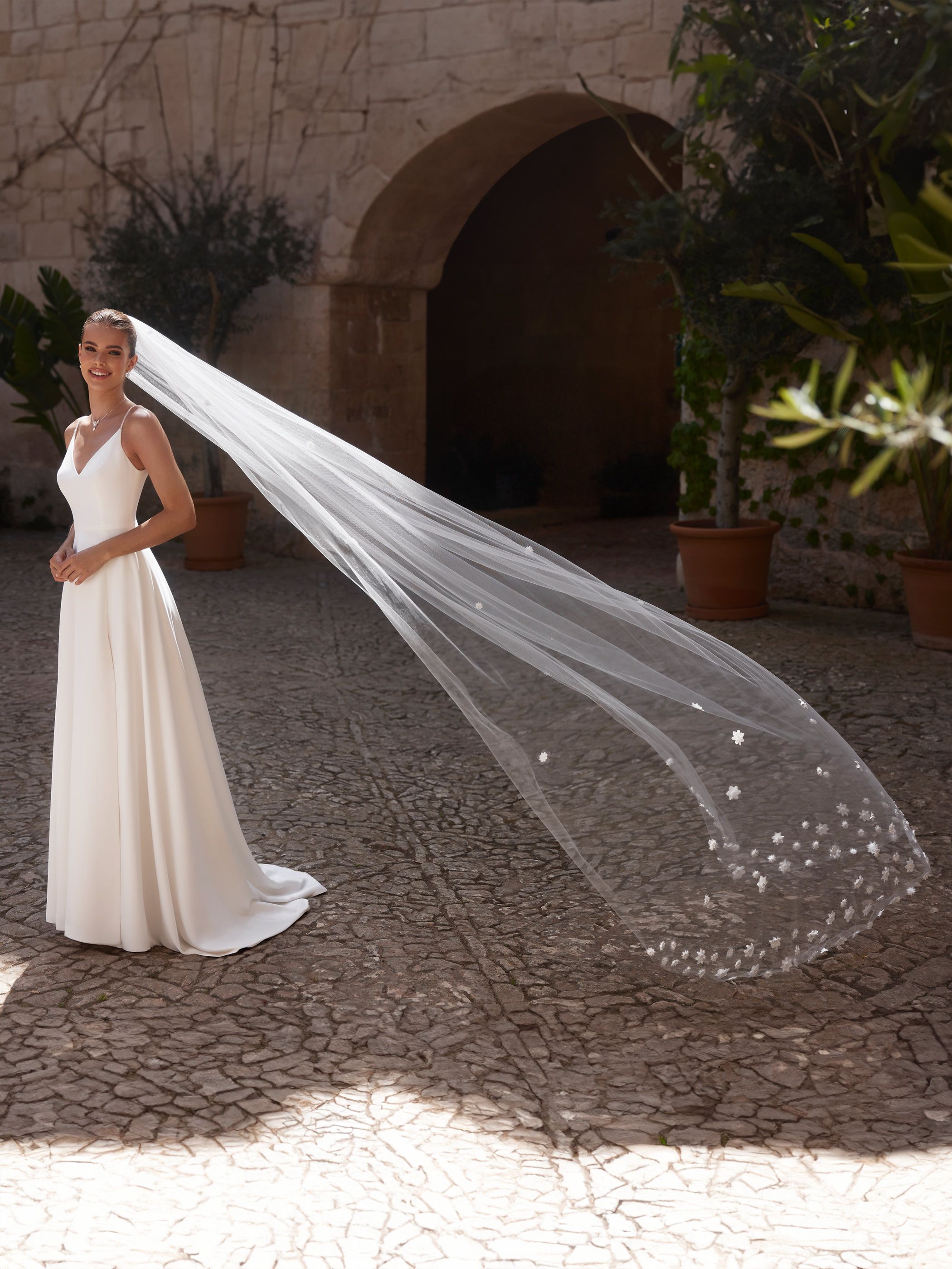 bianco evento bridal veil s501 4 