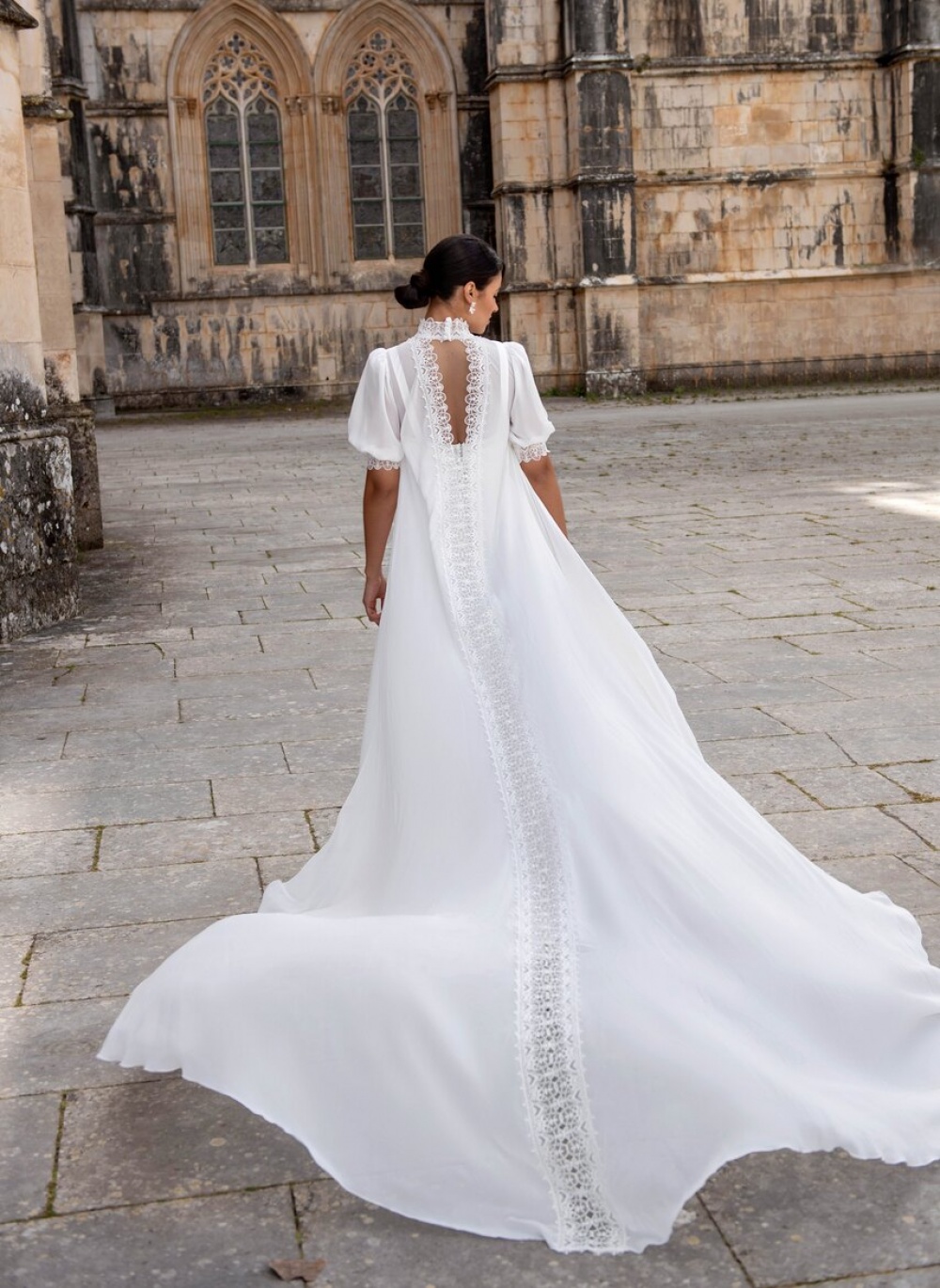 Um vestido... Uma capa... Dois looks